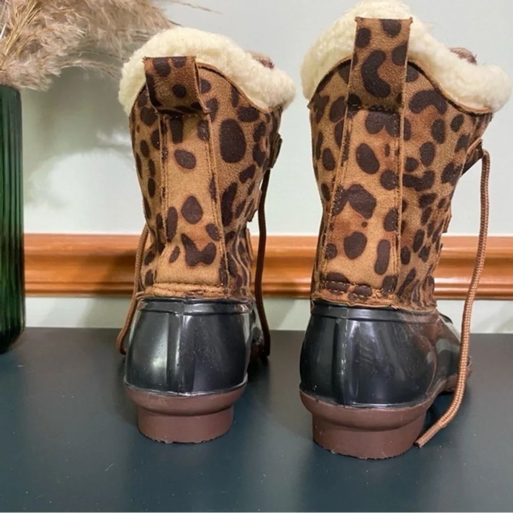 Jessica‎ Carlyle Duck Boots Big Girl Size 2 Color Black  Leopard Print￼